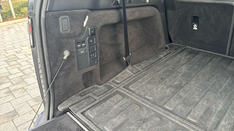 Land Rover Discovery 3.0 D300 Dynamic HSE 5dr Auto Diesel Station Wagon